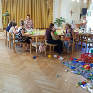 Beisammensein beim ersten Famliencafé